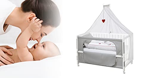 roba Beistellbett 60 x 120 cm - Adam & Eule Room Bed - Babybett zum Anstellen an Elternbett - Inklusive Matratze, Bettwäsche, Himmel - Mobil & Höhenverstellbar - Holz weiß