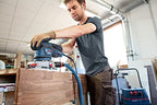 Bosch Professional GSS 230 AVE (300 Watt, Zusatzhandgriff, 3x Schleifblatt für Holz, in L-BOXX 238), 0601292801
