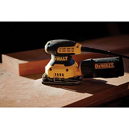 DEWALT Vibratiosnschleifer/Schwingschleifer (230 Watt, Schwingkreis-ø 1.6 mm, Schleifplatte 108 x 115 mm, Klettfix, AirLock kompatibel, inkl. Staubfangsack & Absaugadapter) DWE6411-QS