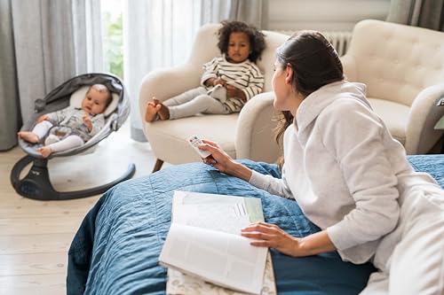 MoMi KENANI Babywippe für Kinder bis 9 kg, klappbar, mit Fernbedienung & Bluetooth zum Verbinden mit Smartphone, Batterie- oder Stromanschluss, mit 5-Punkt-Sicherheitsgurt, Sonnenschutz, Insektennetz