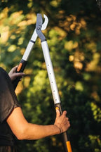 Fiskars SmartFit Bypass-Teleskop-Astschere für frisches Holz, Antihaftbeschichtet, Gehärteter Präzisionsstahl, Grifflänge: 66 bis 90 cm, Schwarz/Orange, L86, 1013564