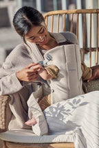 BabyBjörn Babytrage Mini, 3D-Jersey, Hellbeige