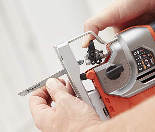 Black+Decker Elektronik-Pendelhub-Stichsäge (650 Watt, 19mm Hublänge, max. 90 mm Schnitttiefe, 3 Pendelhubstufen für vielseitigen Einsatz, variable Hubzahl, inkl. 2 Sägeblätter + Koffer) BES610K