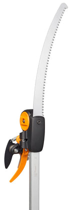 Fiskars Schneidgiraffen-Set, 2-teilig, Bypass Teleskop-Schneidgiraffe UPX86 (Länge 2,4 – 4 m) und Baumsäge für Bypass Teleskop-Schneidgiraffe UPX86 und UPX82 (Länge: 46 cm), 1077330