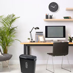 Hama Aktenvernichter Einzug Aktenvernichter professionell Home Office (Streifenschnitt, Schredder, elektrisch, 6 Blatt Papier, Reißwolf, 8 Liter Papierkorb, Sicherheitsstufe 2 DSGVO)
