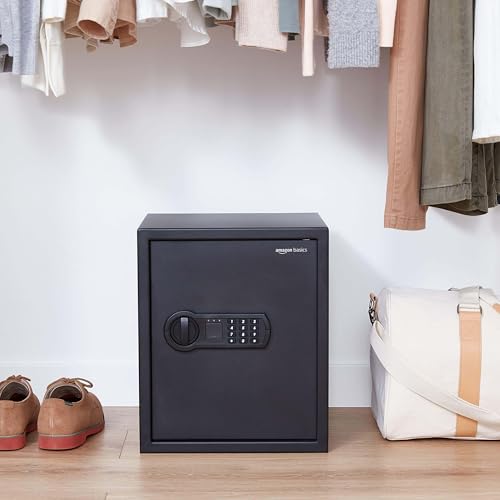 Amazon Basics Elektronischer Tresor aus Stahl mit programmierbarem digitalem Tastenfeld für Schmuck, Geld, Wertsachen, 43 l, 35 cm x 33 cm x 42 cm (B x T x H), Schwarz