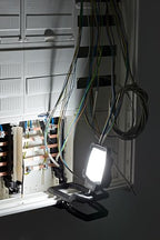 Brennenstuhl klemmbarer LED Arbeitsstrahler CL 4050 MA (40W, 3800lm, IP65, Akku LED Arbeitsleuchte mit Neigungswinkel, USB, Powerbank, Engineered in Germany)