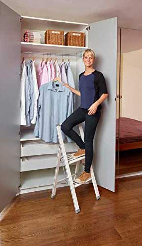 WENKO Leichte Aluminium Trittleiter mit 2 Stufen für 50 cm höheren Stand, rutschsichere XXL-Stufen, Design Klapptrittleiter, TÜV Süd Zertifiziert, 44 x 101 x 5,5 cm, Weiß