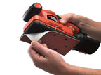 BLACK+DECKER Schwingschleifer (ideal zum Schleifen von großen Flächen, ergonomischer Softgriff, integrierter Staubabsaugung, variable Geschwindigkeit, inkl. 5x Schleifpapier & Koffer) KA320EKA-QS