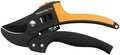 Fiskars Amboss-Gartenschere für trockene Zweige und Äste, Antihaftbeschichtet, Hochwertige Stahl-Klingen, Länge: 19 cm, Schwarz/Orange, PowerStep, P83, 1000575
