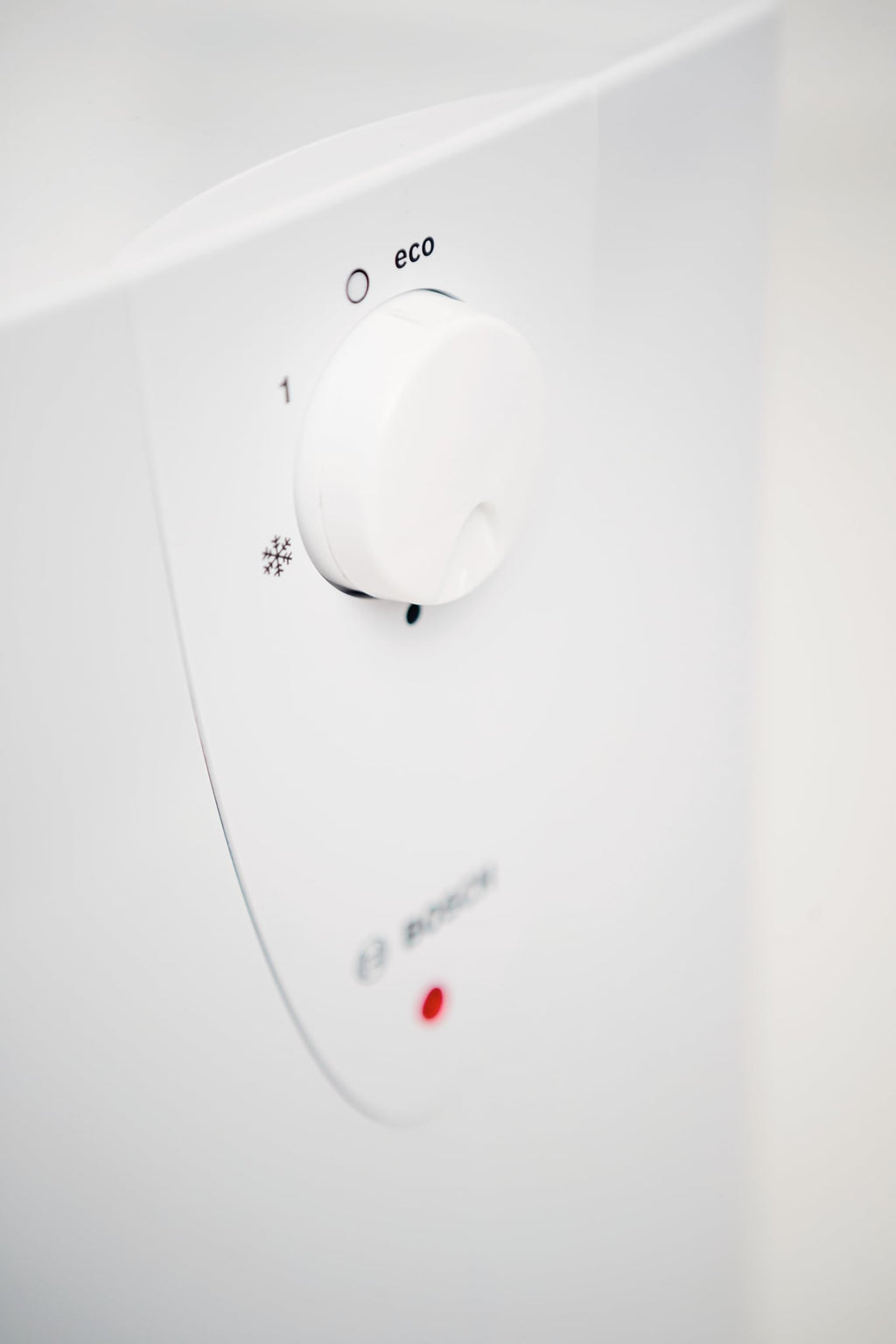 Bosch Elektrischer Kleinspeicher Tronic 1500 TO - Energieklasse A, 230V, 5 Liter Kapazität - Unter-/ Übertischgerät, Stufenlose Temperatureinstellung - Weiß