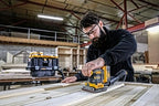 DEWALT DCW200N-XJ 18V XR Brushless 1/4 Blatt Handschleifer (blanke Einheit)