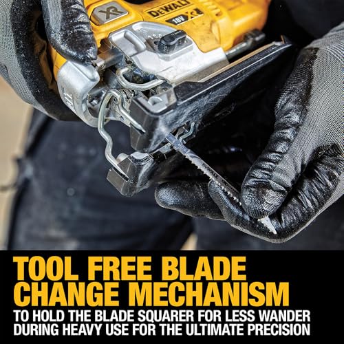 Dewalt 18V Akku-Pendelhubstichsäge DCS335NT (bürstenlos, verstellbarer Alu-Druckguss-Sägeschuh, 3-fach Pendelhub, inkl. Absaugadpater, Sägeschuh-Schutzauflage, TSTAK Box II, Lieferung ohne Akku)