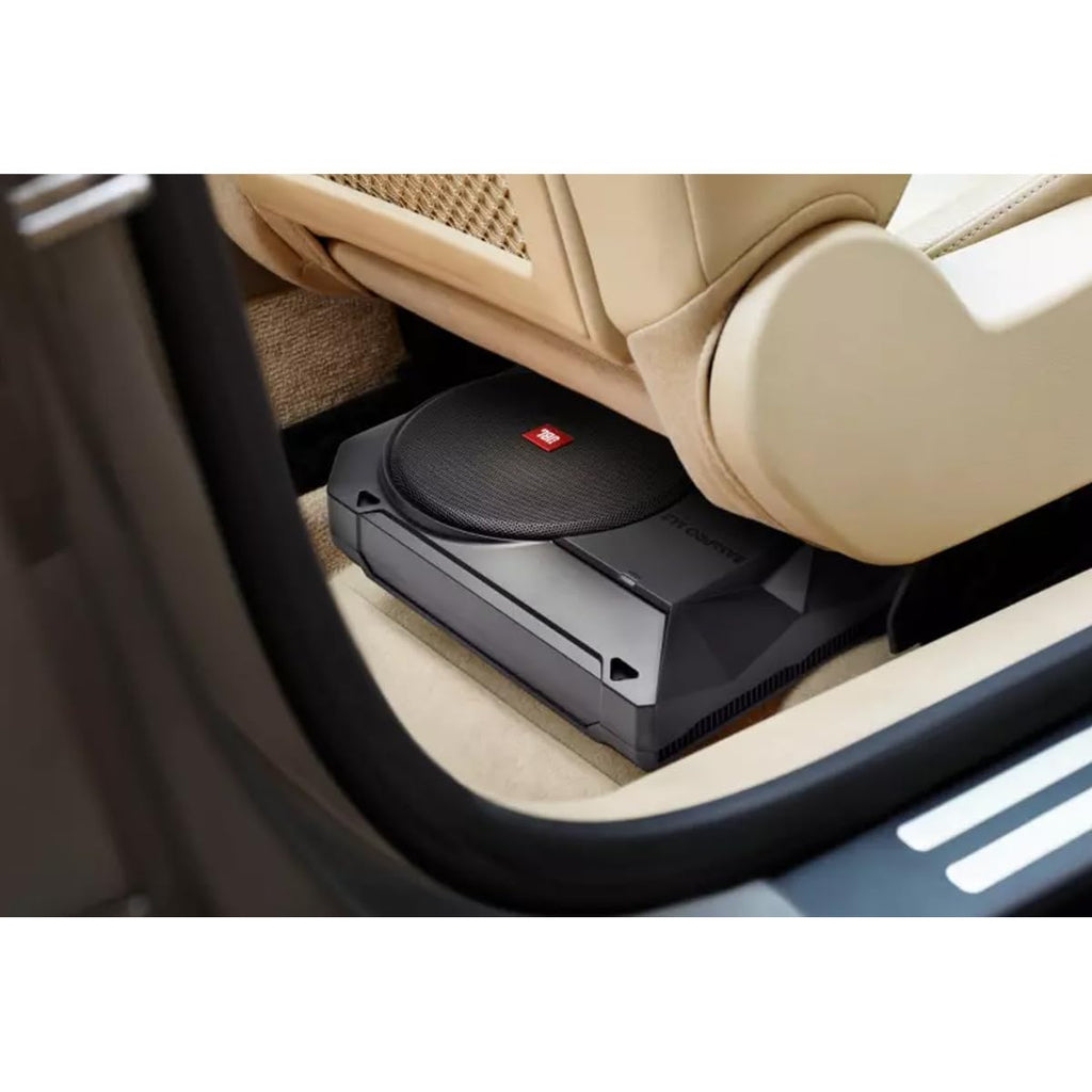 JBL BassPro SL2 Aktiv Subwoofer Auto Set - Car hifi Untersitz Bassbox Gehäuse mit Bassreflex Woofer box groß 200mm und 125 Watt aktiver Verstärker, Schwarz, 44