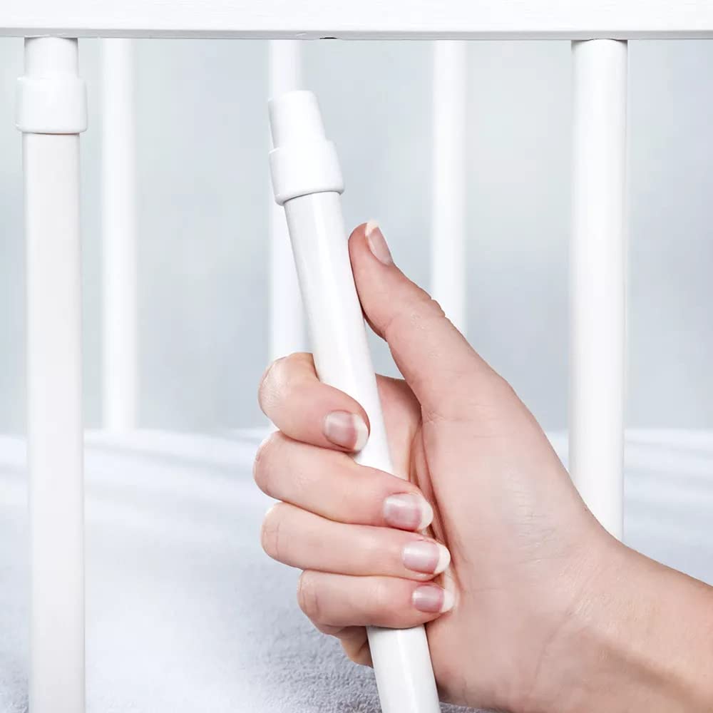 KMbaby Babybett TANY Weiß 120 x 60 cm mit Matratze - Baby Kinderbett Gitterbett mit Lattenrost 3 Stufen Höhenverstellbar - Lackiertes Kiefernholz
