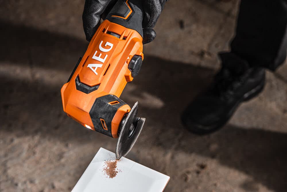 AEG 18 V PRO18V Akku-Multitool BMT18-0(Oszilationswinkel 3,6°, Schwingzahl 0-20.000 min-1, variable Geschwindigkeitsregulierung, werkzeugloser Klingenwechsel, LED, ohne Akku&Ladegerät), Schwarz/Orange