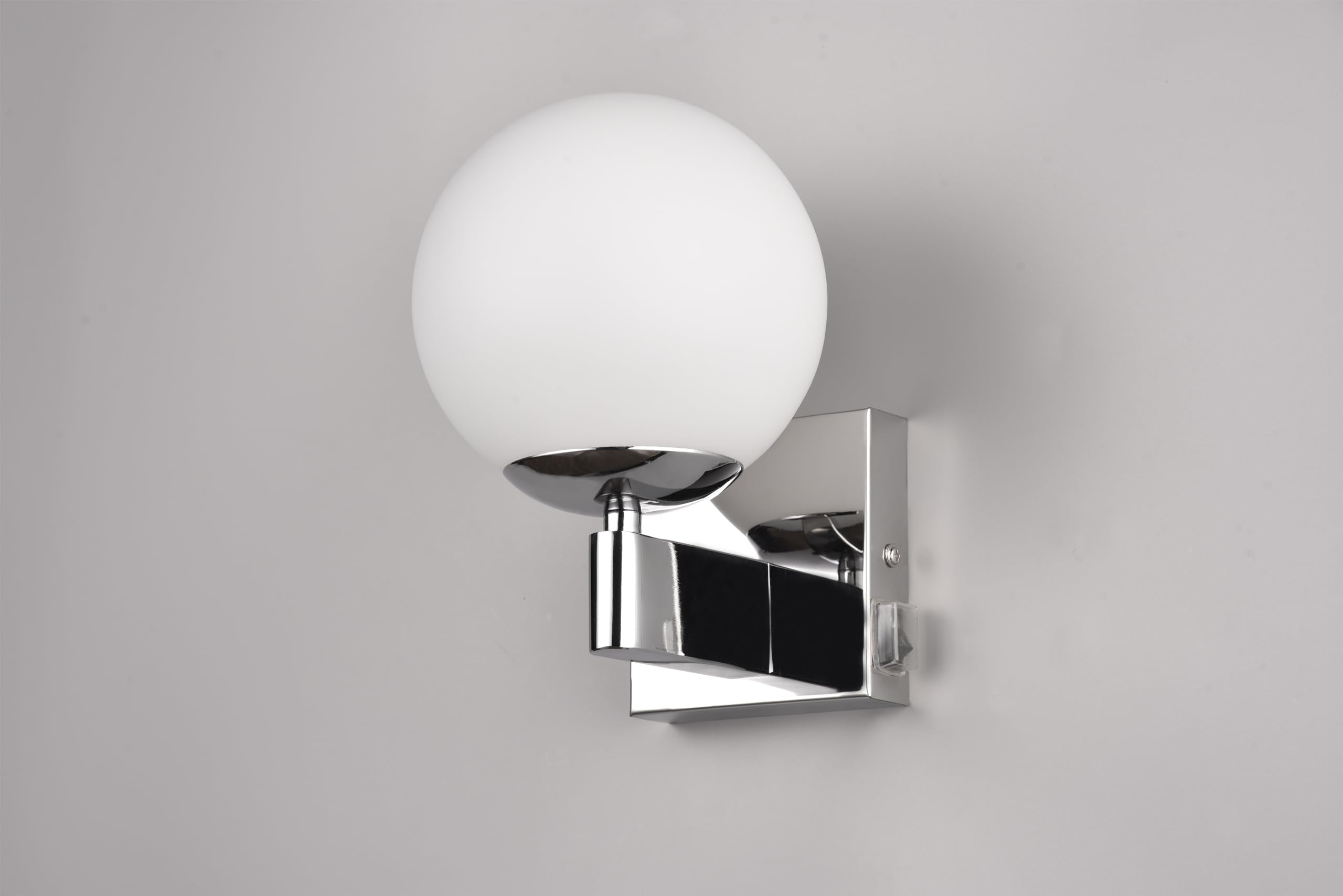 Trio Leuchten Badezimmer Wandleuchte Kula 284270106, Metall Chrom, Glas Weiß, exkl. 1x E14