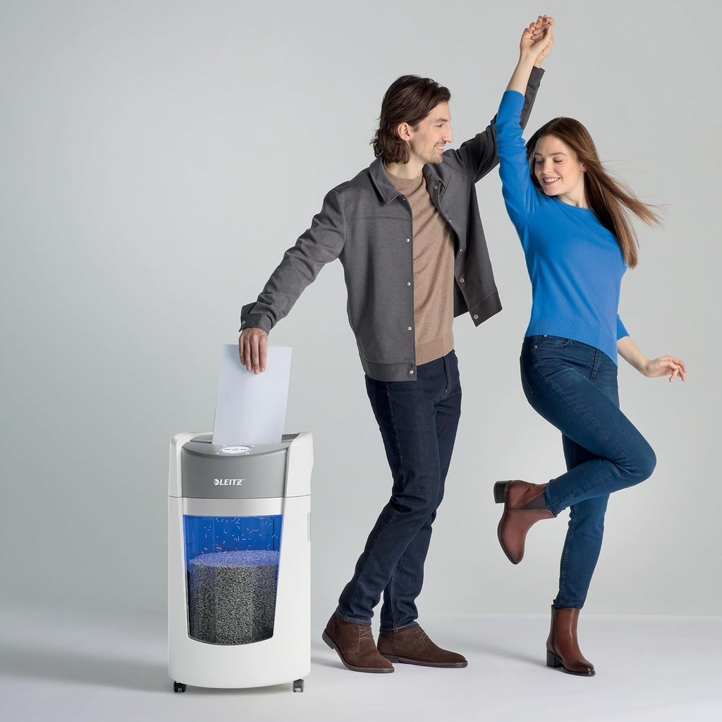 Leitz IQ OptiMax Office P5 Aktenvernichter mit Mikroschnitt, 12-10 Blatt (70-80 g/m²), Rotierender 35 Liter Behälter für 33% mehr Volumen (550 x A4), Extrem leise, 120 Min Dauerbetrieb, Weiß, 83600000