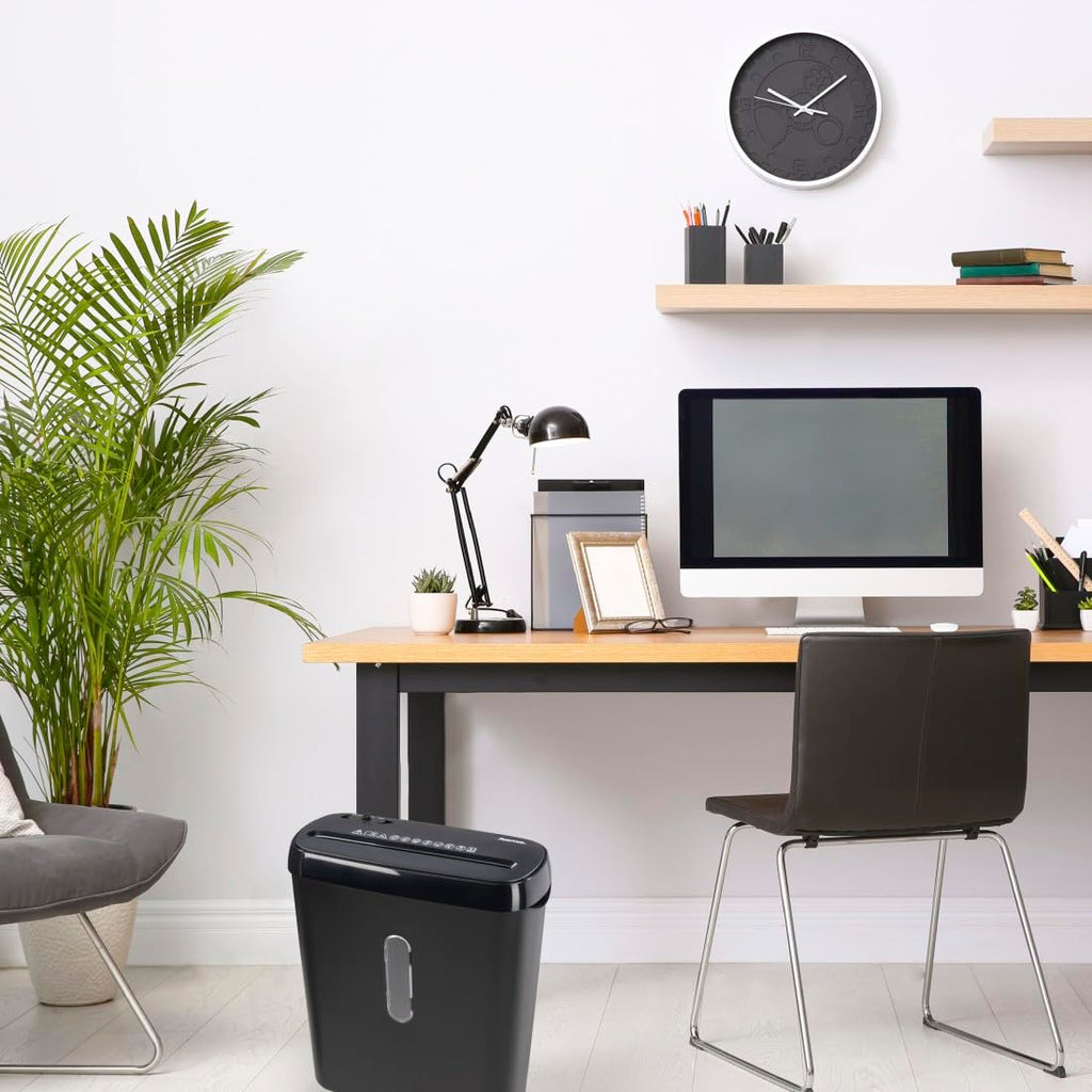 Hama Aktenvernichter Einzug Aktenvernichter professionell Home Office (Streifenschnitt, Schredder, elektrisch, 6 Blatt Papier, Reißwolf, 8 Liter Papierkorb, Sicherheitsstufe 2 DSGVO)