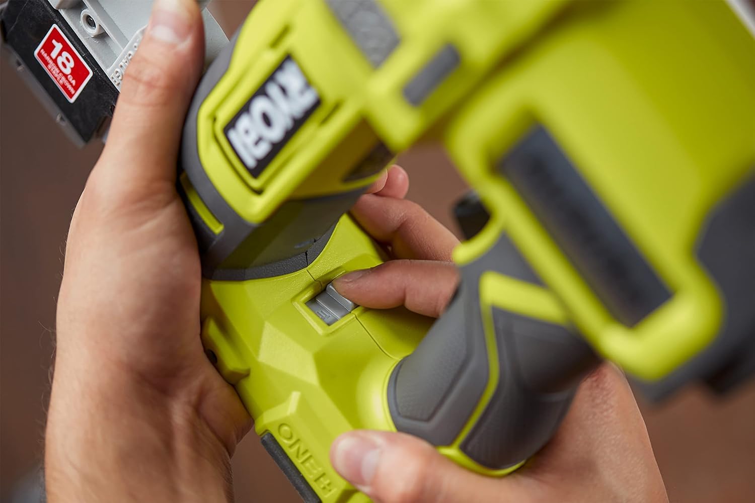 RYOBI 18 V ONE+ Akku-Nagler R18GN18-0, Nagelstärke 1,2 Mm, Magazinkapazität 105 St., werkzeuglose Tiefeneinstellung, ohne Akku & Ladegerät