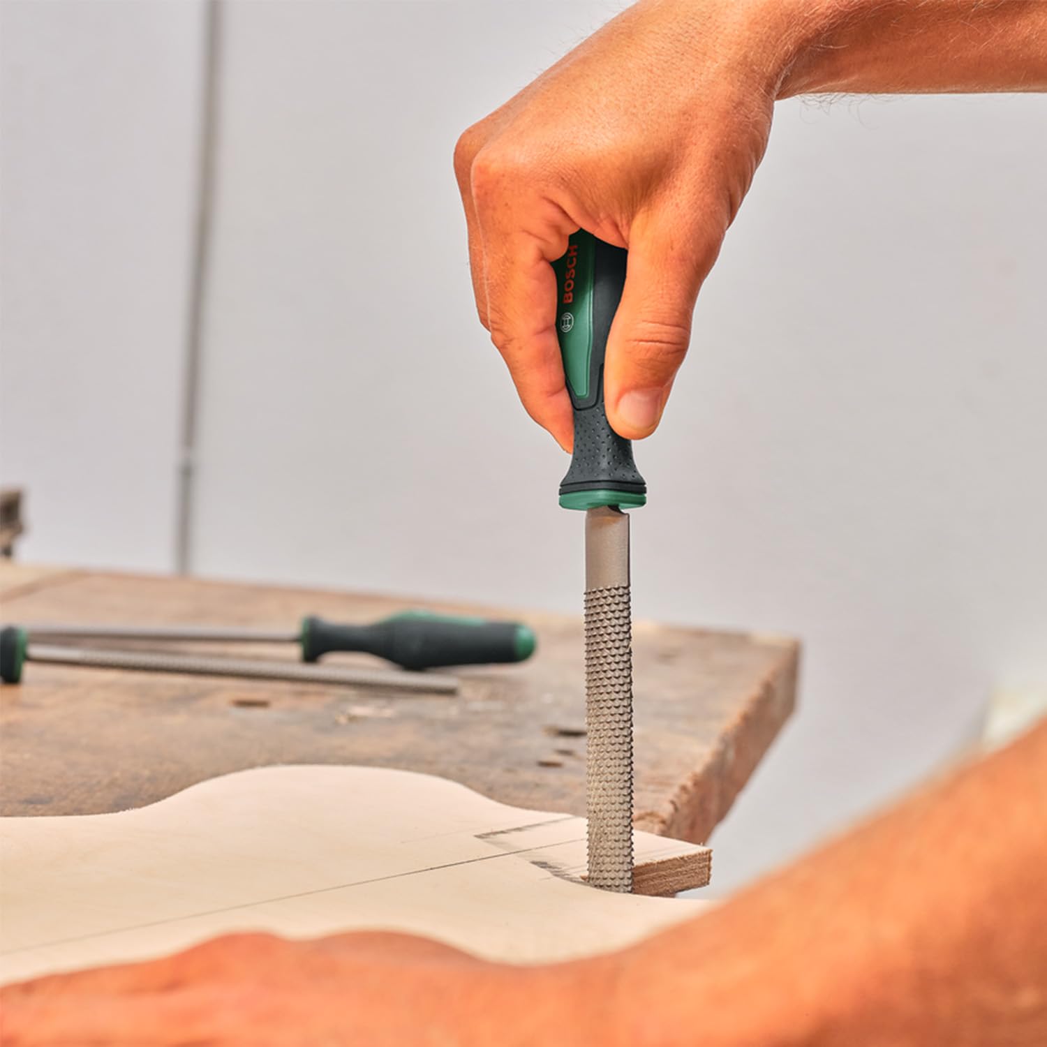 Bosch Raspel Set 3-teilig (Robustes Holzraspel Set inkl. Flach-, Halbrund- und Rundraspel; Harter Kohlenstoffstahl; Schaftlänge 200mm; Mittlerer Hieb 2; Ergonomischer Handgriff mit Softgrip)