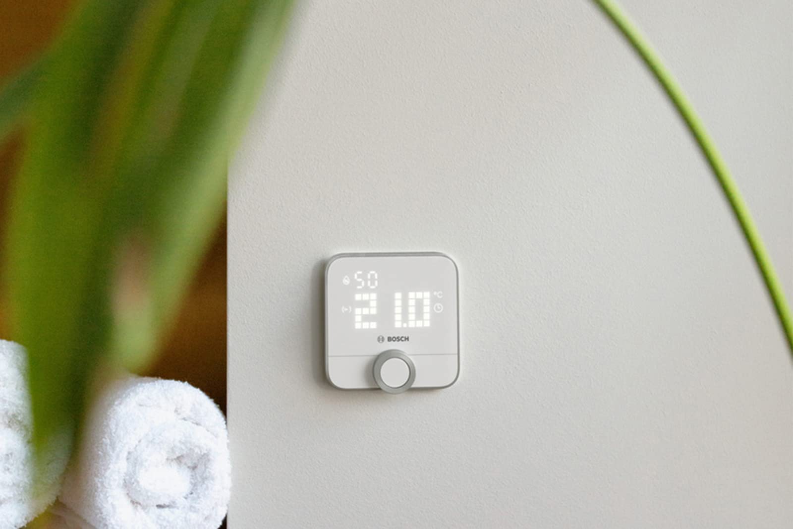 Bosch Smart Home Raumthermostat II für kabelgebundener Heizsysteme, 230 V, kompatibel mit Google Assistant und Alexa