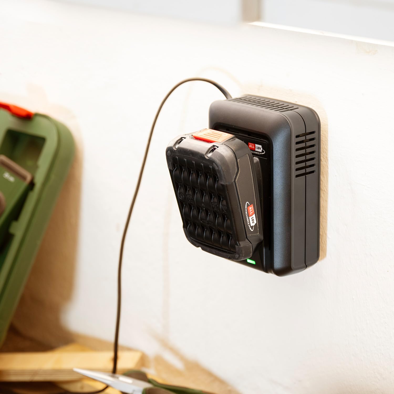 Bosch Akku und Schnellladegerät Starter Set 18V (1x 2,5Ah Li-Ionen-Akku; 1x Schnellladegerät; Power for All 18V Alliance)