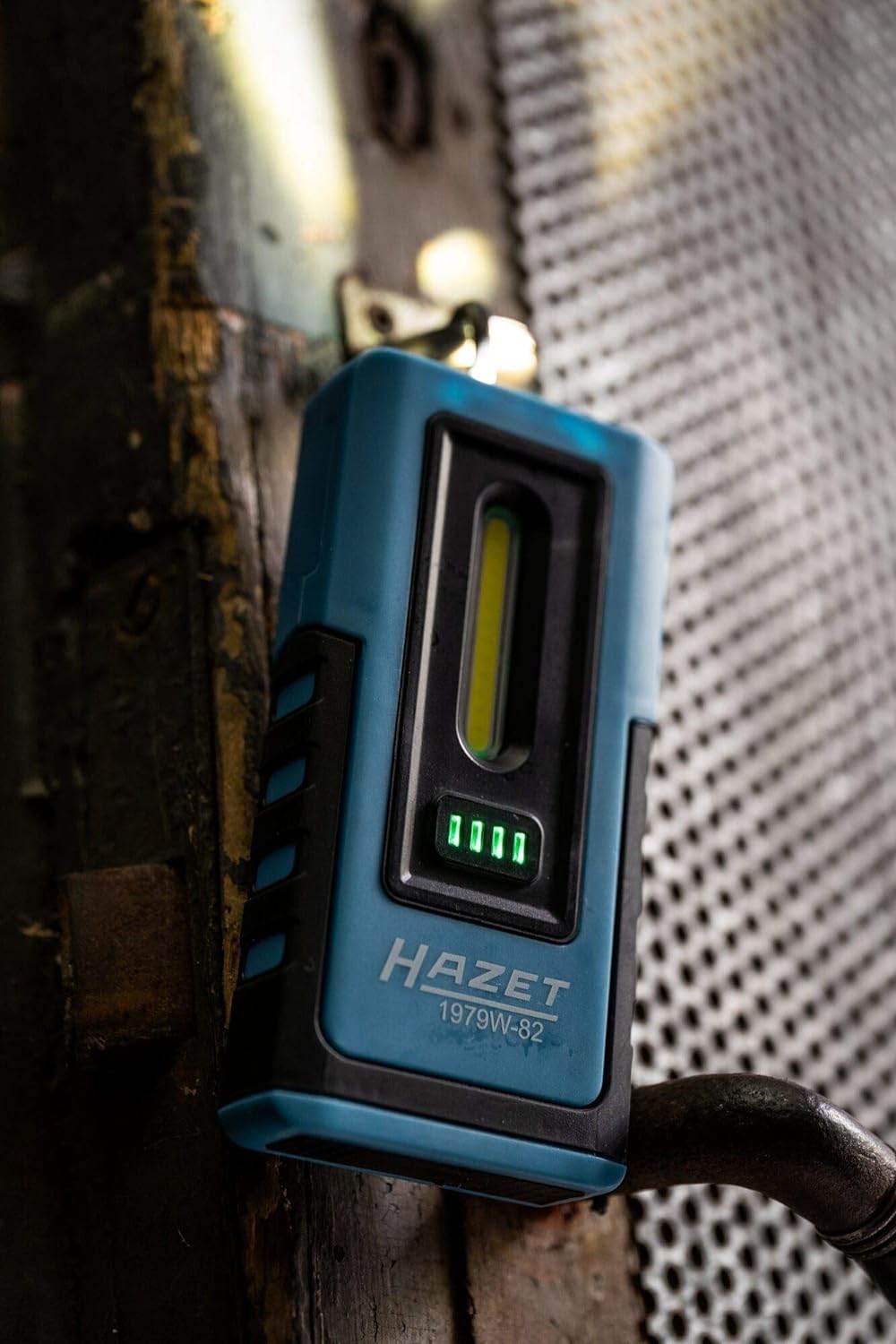 Hazet LED Taschenlampe Pocket Light 1979W-82 mit wireless-charging, Leuchtdauer 2-10 Stunden, Arbeitsleuchte mit starkem Magnet, stufenlos dimmbar, passend als Werkstatt-Lampe