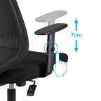 Amazon Basics Ergonomischer Bürostuhl, Schreibtischstuhl mit verstellbaren Armlehnen, Lendenwirbelstütze, Chefsessel aus Mesh-Gewebe, rückenfreundlich, einfache Montage, 63,5 x 58,4 x 91,4 cm, schwarz