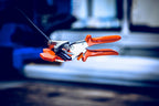 Original LÖWE Dichtungsprofilschere 4.104/V mit zwei Anschlagwinkeln für den professionellen Einsatz im Fensterbau - Dichtungswerkzeug mit V-Schnitt zum Ausklinken von Dichtungsprofilen an Außenecken