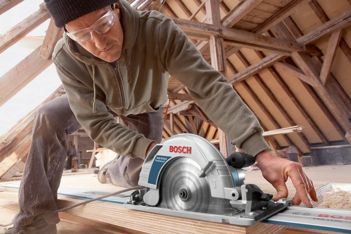 Bosch Professional Kreissäge GKS 85 G (inkl. 1x Kreissägeblatt, Optiline Wood, 235 x 30/25 x 2,8 mm, 24, Innensechskantschlüssel SW 5, Absaugadapter)