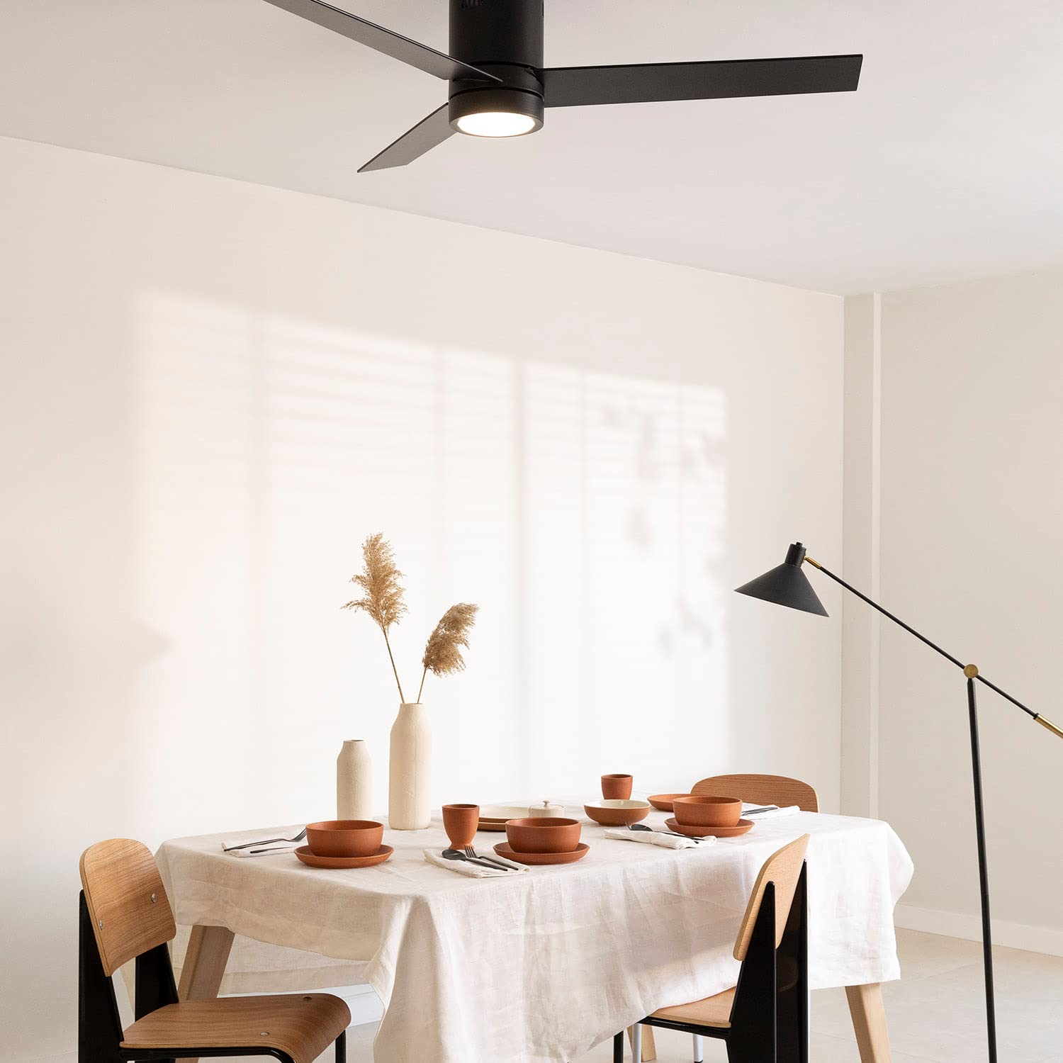 CREATE / WINDMINIMAL/Deckenventilator Schwarz mit Beleuchtung und Fernbedienung/Leise, Timer, DC-Motor, 40W, Ø132 cm, 6 Geschwindigkeiten, Sommer-Winterbetrieb