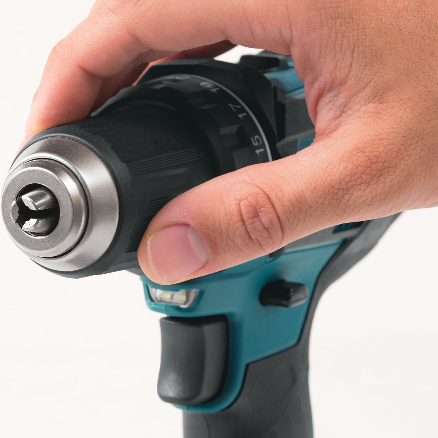 Makita DDF482RFJ Akku-Bohrschrauber 18V / 3,0 Ah, 2 Akkus + Ladegerät im MAKPAC