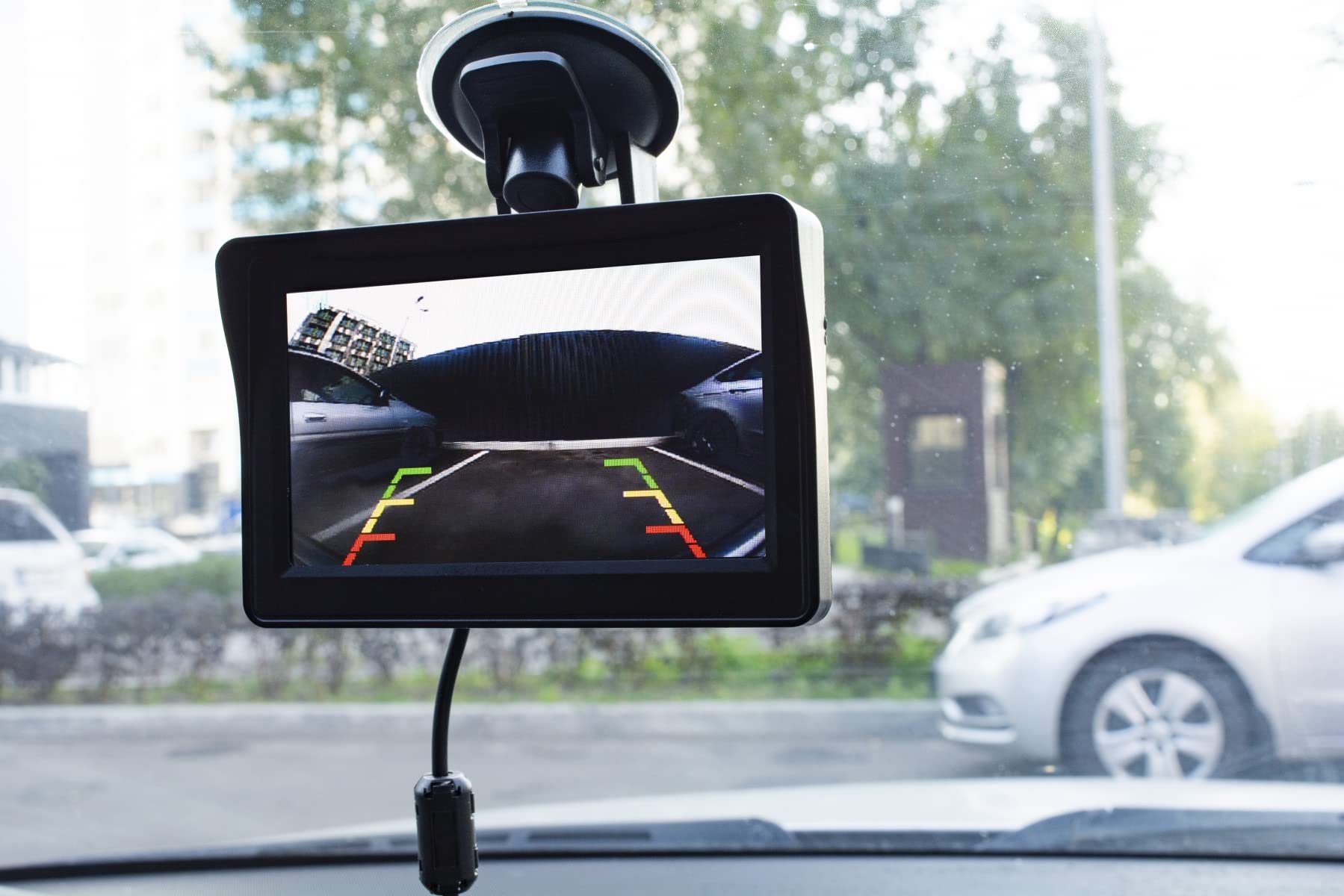 Technaxx Funk-Rückfahrkamera für das Auto in der Kennzeichenhalterung TX-170-4,3" TFT-LCD-Monitor, IR-LED für Nachtsicht bis zu 2m, einstellbare Kamerausrichtung 114° Sichtfeld 135°