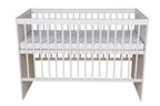 KMbaby Babybett TANY Weiß 120 x 60 cm mit Matratze - Baby Kinderbett Gitterbett mit Lattenrost 3 Stufen Höhenverstellbar - Lackiertes Kiefernholz