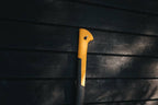 Fiskars Spaltaxt, Inklusive Klingen- und Transportschutz, Länge: 72 cm, Antihaftbeschichtet, Hochwertige Stahl-Klinge/Glasfaserverstärkter Kunststoff-Stiel, Schwarz/Orange, X25–XL, 2,4 kg, 1015643