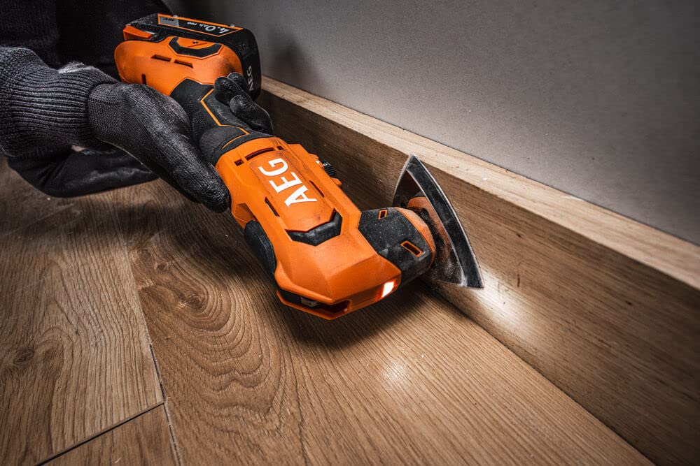 AEG 18 V PRO18V Akku-Multitool BMT18-0(Oszilationswinkel 3,6°, Schwingzahl 0-20.000 min-1, variable Geschwindigkeitsregulierung, werkzeugloser Klingenwechsel, LED, ohne Akku&Ladegerät), Schwarz/Orange