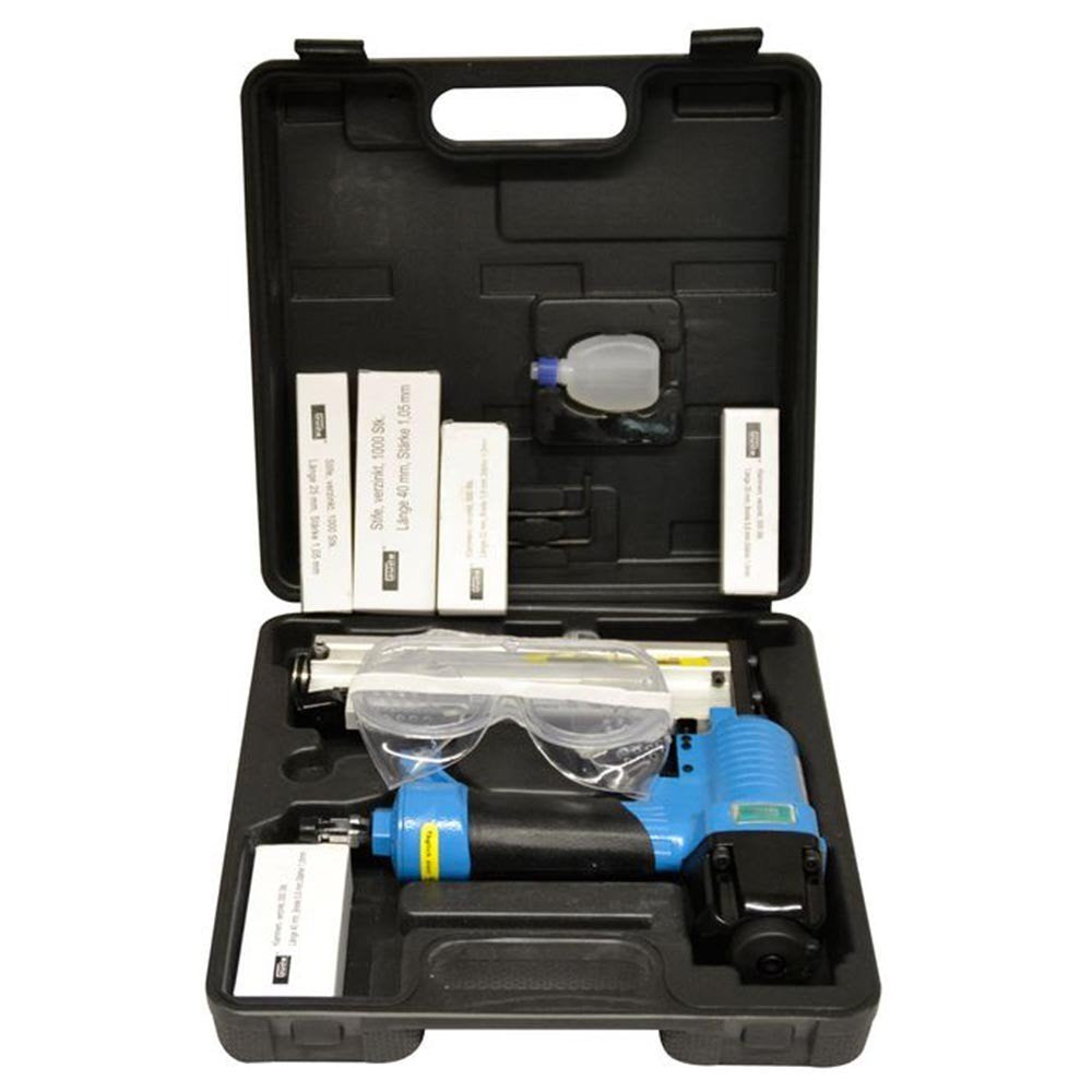 Güde Druckluft-Klammergerät/Nagler (max. 6 bar, Test GUT - SEHR GUT, Tiefenkontrollrad, Sicherheitsschlagsperre, inkl. 1500 Klammern (20/32/40 mm) & 2000 Stifte (25/40 mm), Ölflasche, Tragekoffer)