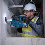 Bosch Professional 18V System Akku Bohrhammer GBH 18V-22 (mit SDS plus, KickBack Control und Vibration Control, inkl. GDE 18V-12, L-BOXX, ohne Akku/ Ladegerät)