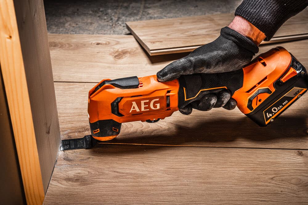 AEG 18 V PRO18V Akku-Multitool BMT18-0(Oszilationswinkel 3,6°, Schwingzahl 0-20.000 min-1, variable Geschwindigkeitsregulierung, werkzeugloser Klingenwechsel, LED, ohne Akku&Ladegerät), Schwarz/Orange