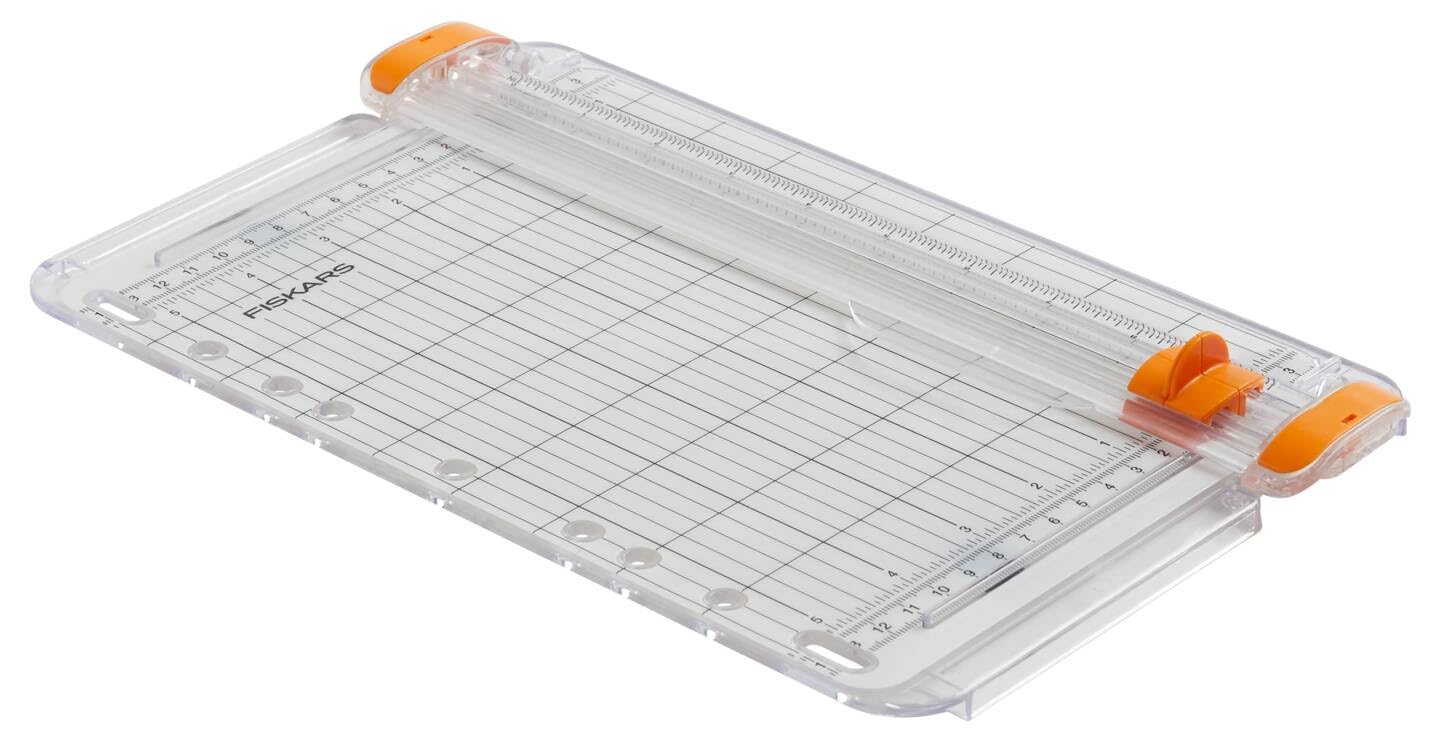 Fiskars Tragbare Papierschneidemaschine, SureCut, A5-Hochformat, A4-Querformat, Mit Schnittlinienführung, Weiß/Orange, 1077798