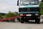 Kerbl Abschleppschlinge (L x B 6 m x 4 cm, Bruchlast 35000 kg, Farbe Rot, zum Schleppen von Fahrzeugen wie LKW usw.) 37706