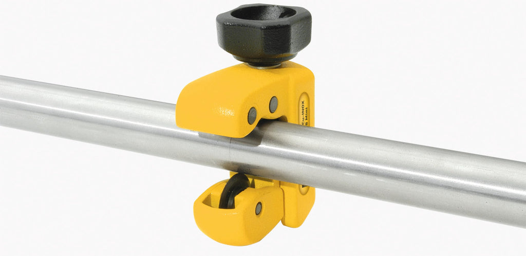 REMS Rohrabschneider RAS Cu-INOX 3-28 Mini (Installationswerkzeug zum Trennen von Rohre Durchmesser 3–28 mm, 1/8–1 1/8", Wanddicke s ≤ mm 4 | klein, handlich, stabile Konstruktion) 113240 R