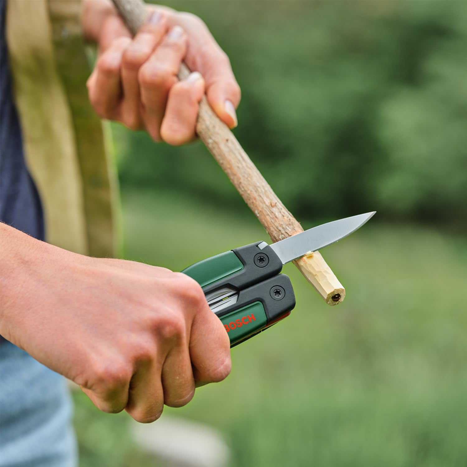 Bosch 16-in-1 Multi-Tool (Multifunktionswerkzeug zum Heimwerken, Outdoor und Camping; Edelstahl; Verriegelungsfunktion; Softgrip; 16 Funktionen: Zange; Schraubendreher; Messer; Säge, usw.)
