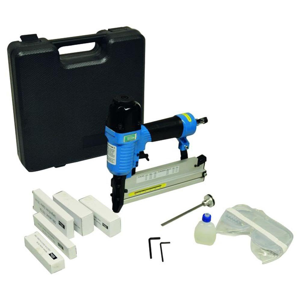 Güde Druckluft-Klammergerät/Nagler (max. 6 bar, Test GUT - SEHR GUT, Tiefenkontrollrad, Sicherheitsschlagsperre, inkl. 1500 Klammern (20/32/40 mm) & 2000 Stifte (25/40 mm), Ölflasche, Tragekoffer)