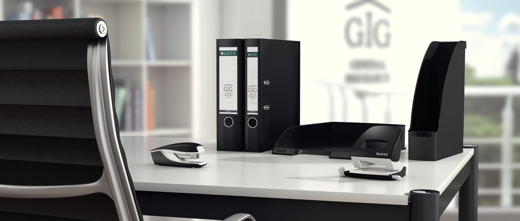 Leitz Büro Heftgerät und Locher-Set, Für 30 Blatt, Ergonomische Design, Schwarz, NeXXt-Serie, 50950095
