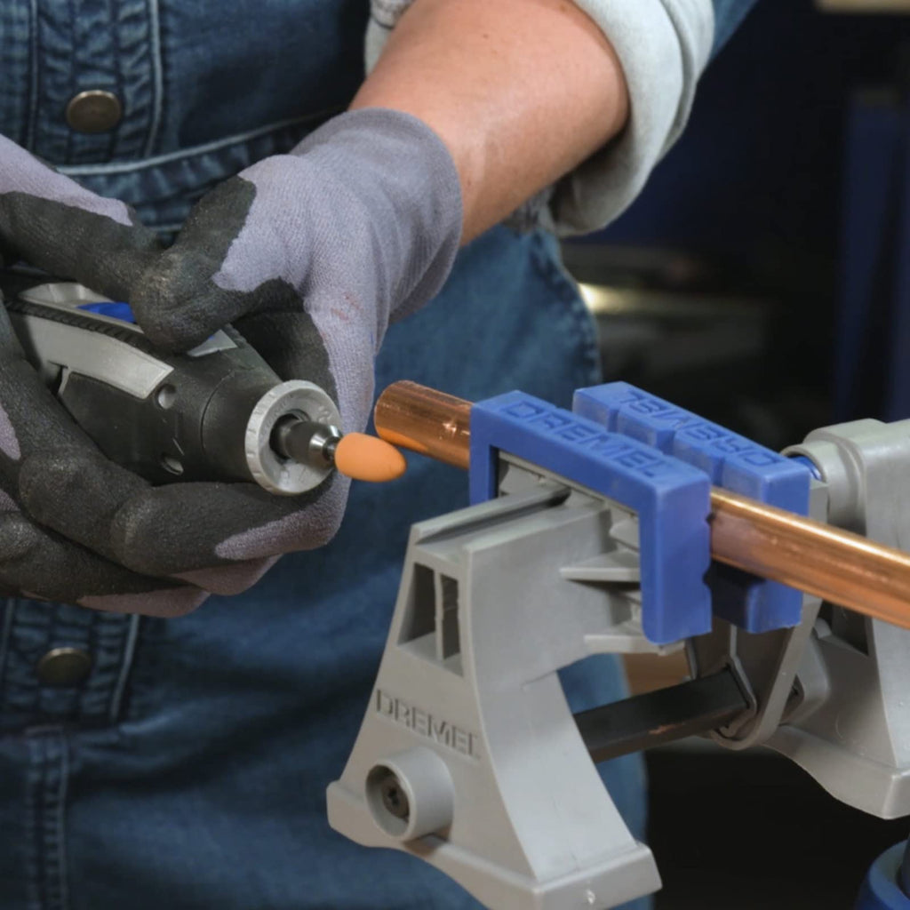 Dremel SC724 EZ SpeedClic Mehrzweck Zubehörset (150 Dremel Zubehören zum Schleifen, Schneiden, Schärfen, Polieren, Reinigen, Gravieren, Schnitten)