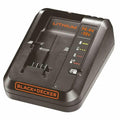 BLACK+DECKER 18V Multivolt-Schnell-Ladegerät (einsetzbar für alle BLACK+DECKER 14,4 Volt und 18 Volt Li-Ionen-Akkus, 1 Ampere Ladestrom, mit Ladezustandsanzeige) BDC1A-QW
