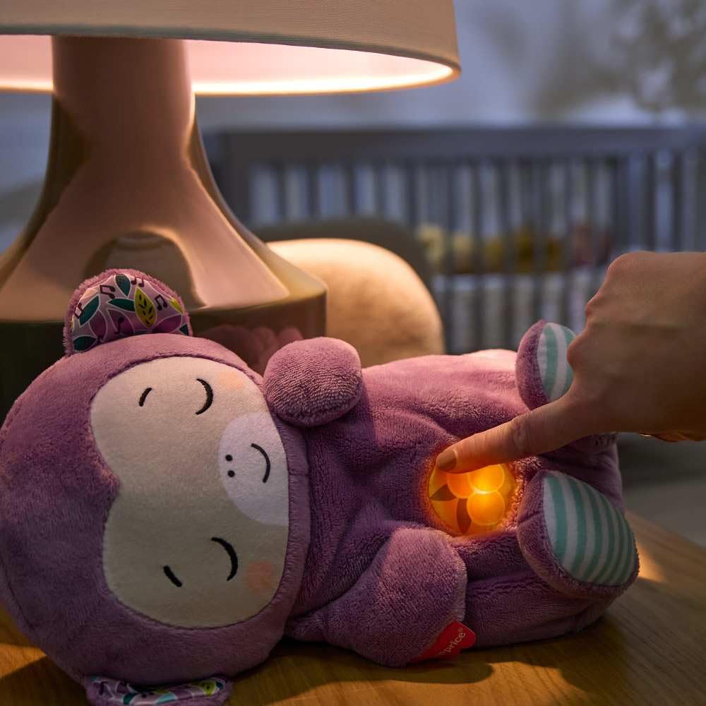 Fisher-Price Baby-Spielzeug Lila Schlummer-Affe, tragbare Plüsch-Spieluhr mit Atembewegungen und Lichtern für Neugeborene ab einem Alter von 0 Monaten, JLH41