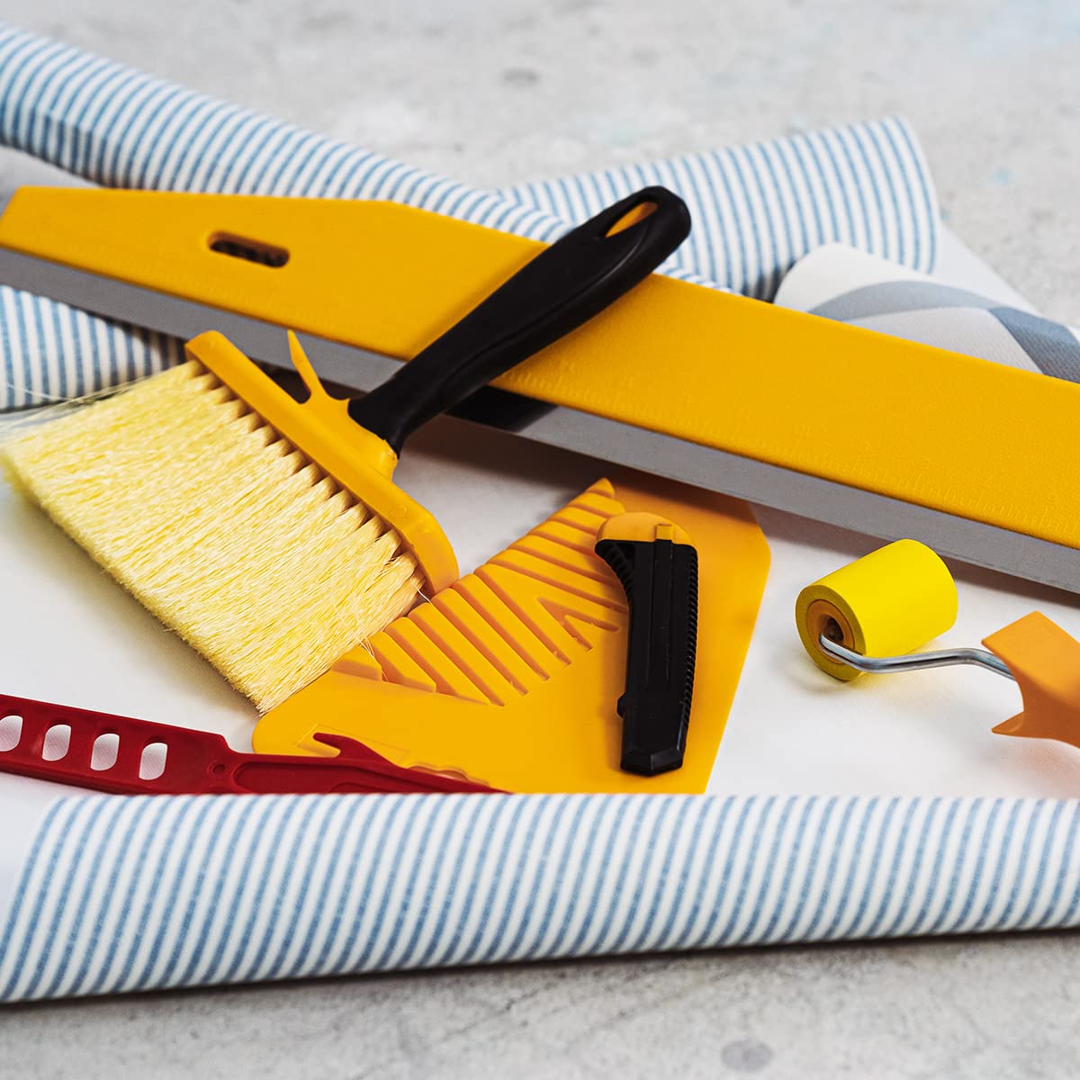 HARDY WORKING TOOLS 6in1 Tapezierset - Tapezierwerkzeug Tapezierbedarf - Tapetenwerkzeug - Tapetenglättungs-Werkzeug-Set - Trimmwerkzeug - Komplettes Tapetenset, Schneidwerkzeug